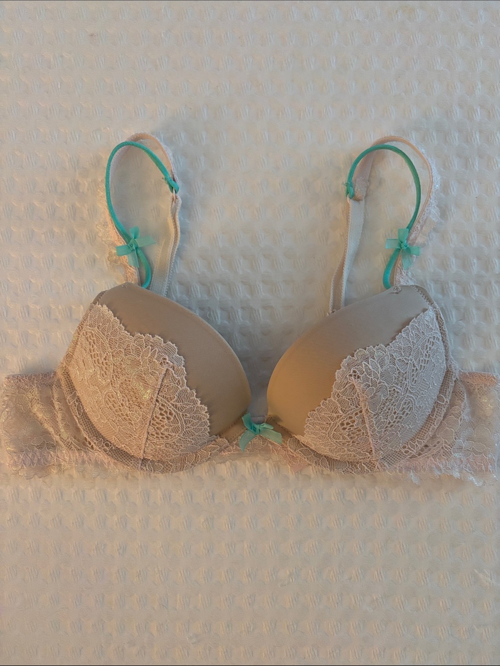 VICTORIA’S SECRET DREAM ANGELS PUSH UP BRA